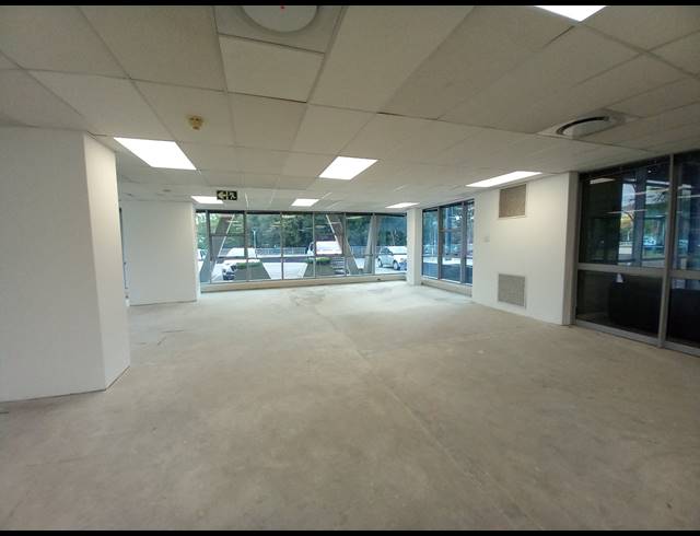 241M² OFFICE TO LET IN FOURWAYS